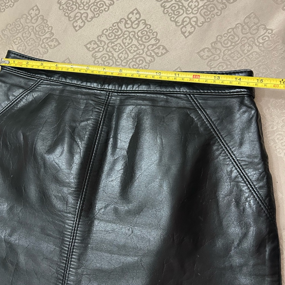 HOLT RENFREW LEATHER - Picture 4 of 8